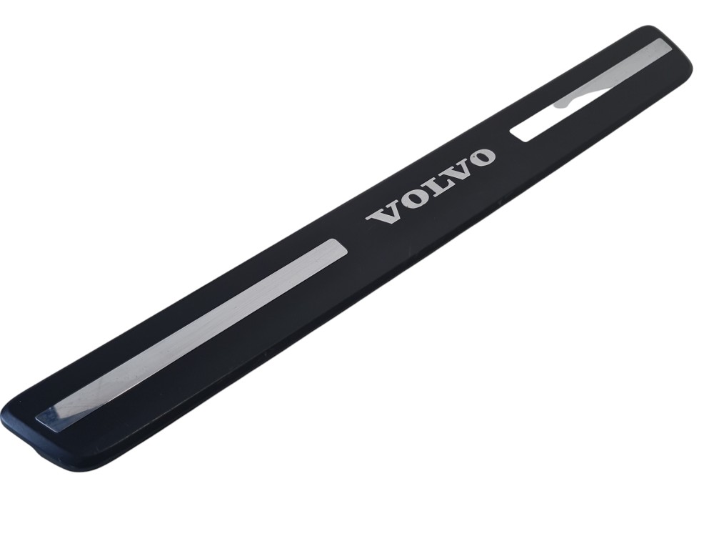 Soleira Porta Dianteira Direita Volvo Xc60 2015 31343213 7