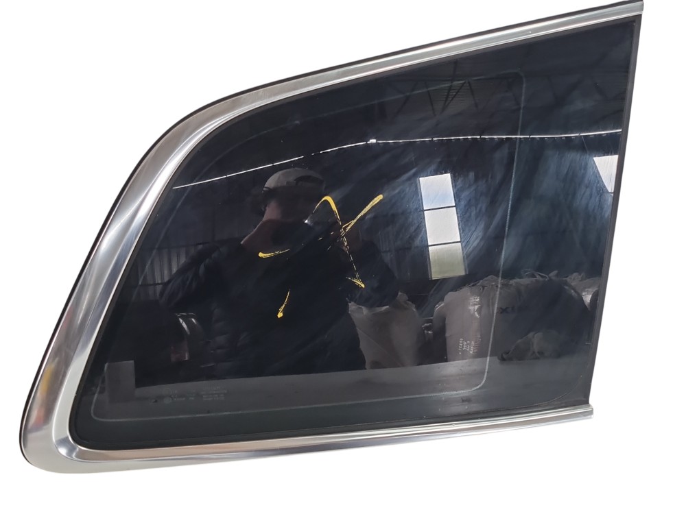 Vidro Vigia Traseiro Lateral Direito Volvo Xc90 D5 2017 3