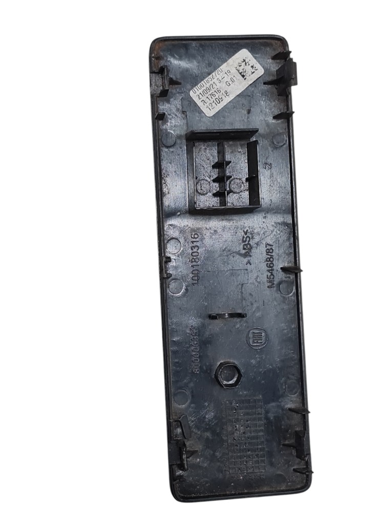Tampa Falsa Radio Fiat Fiorino Working Ano 2021 Original 3