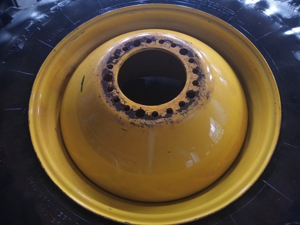 Roda 20 Furos Com Pneu Deep Tread 650 85 Aro 38 Jhon Deere Amarelo 5