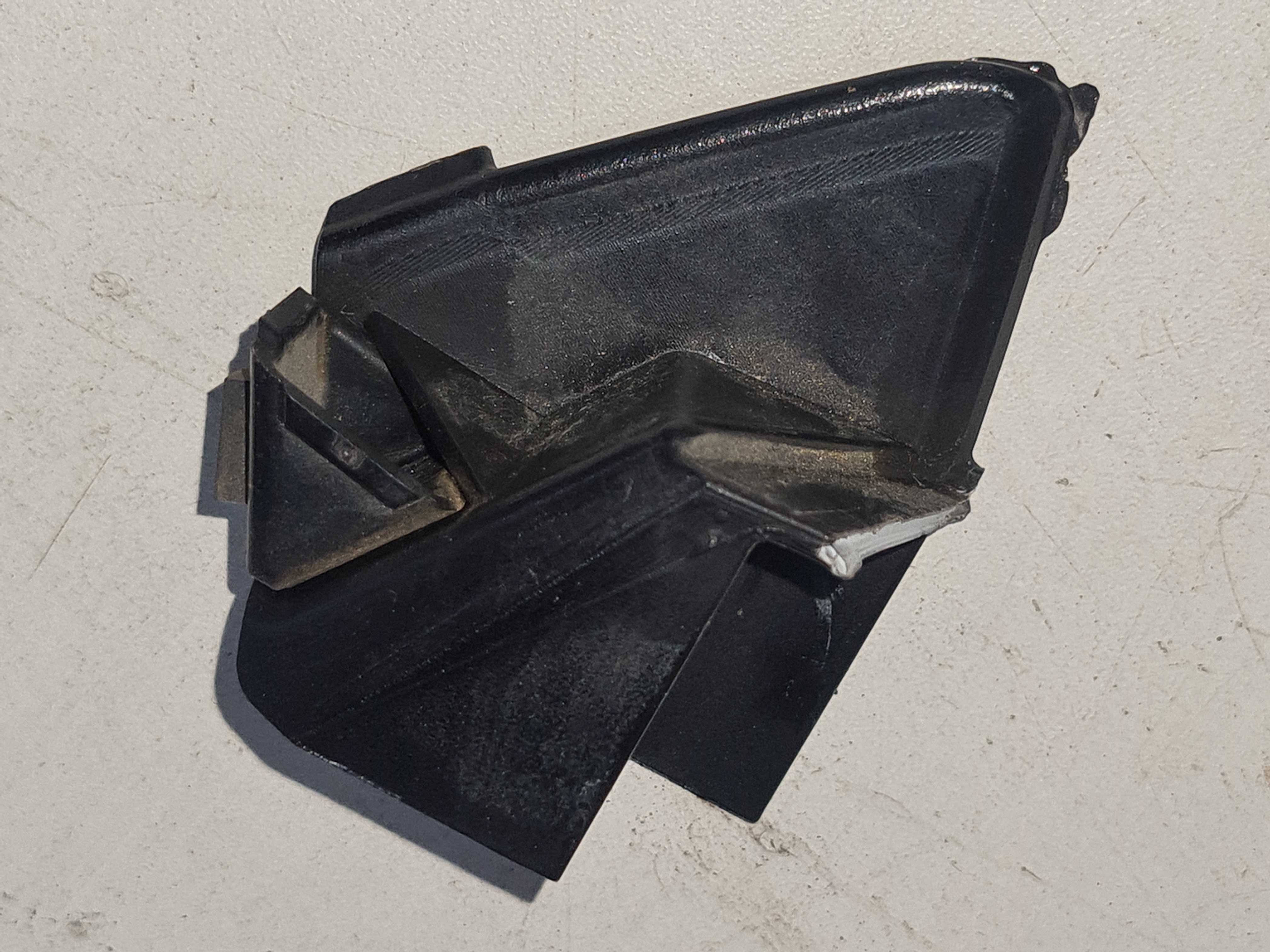 Acabamento Spoiler Traseiro Direito Ls 460l 2013 Detalhe 2