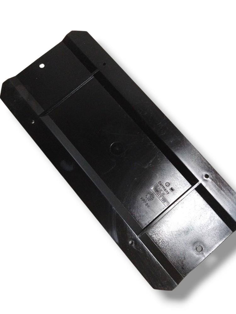Suporte de placa Traseira Audi Etron elétrico 2022 ORIGINAL 1