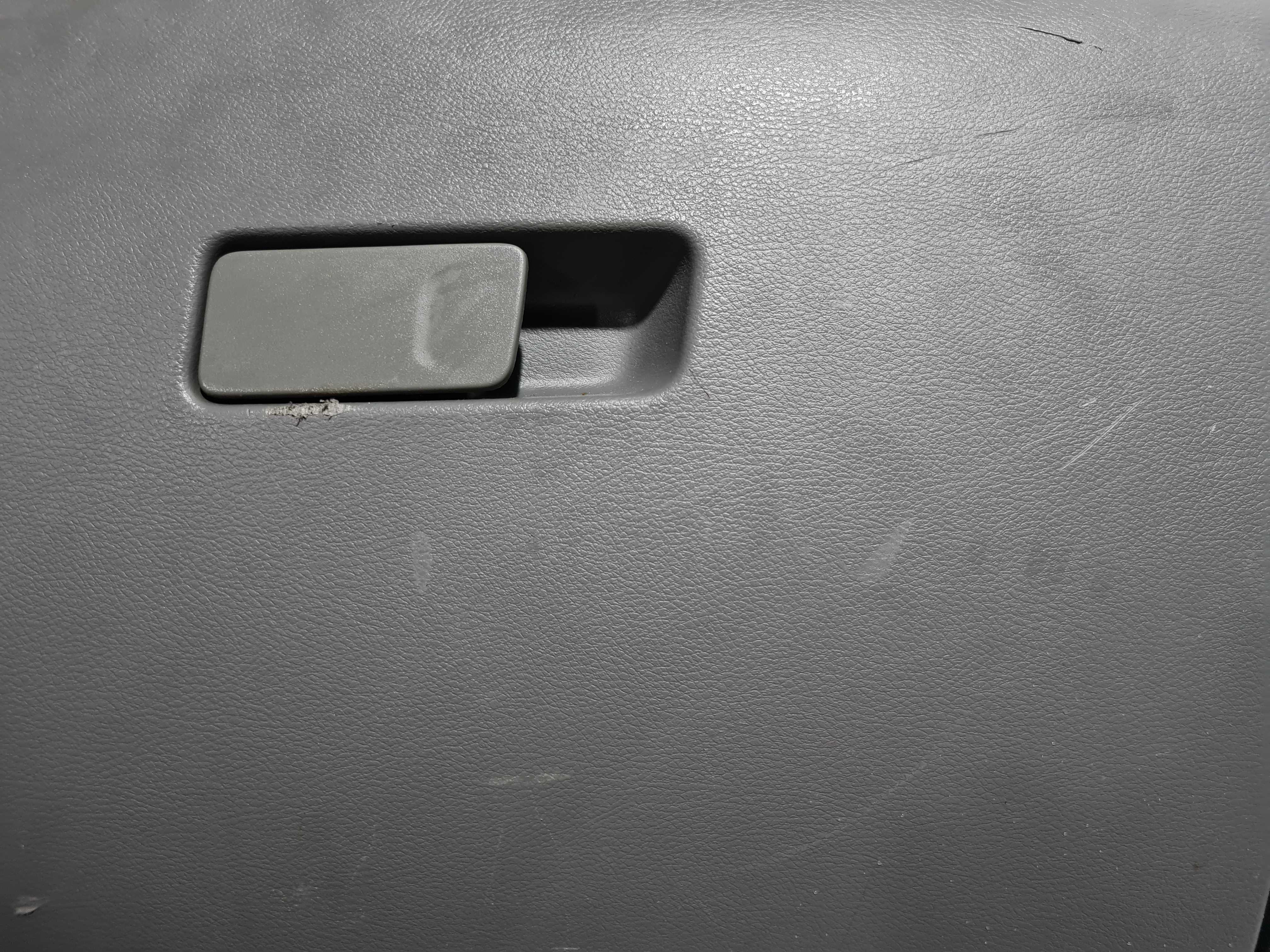 Porta Luvas C/tampa Fiat Toro Volcano 2017 A 2021 Detalhe 2