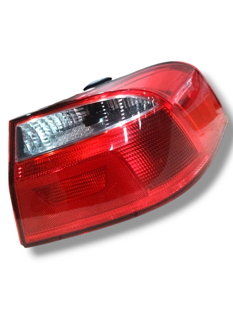 Lanterna Tras Direita Volkswagen Voyage G6 Original Detalhe Direito/passageiro Vermelha