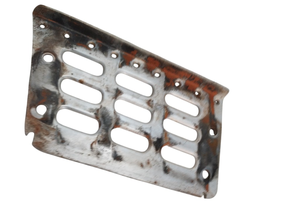 Chapa Pisante Estribo Da Direita Volvo 2021 20360789 2
