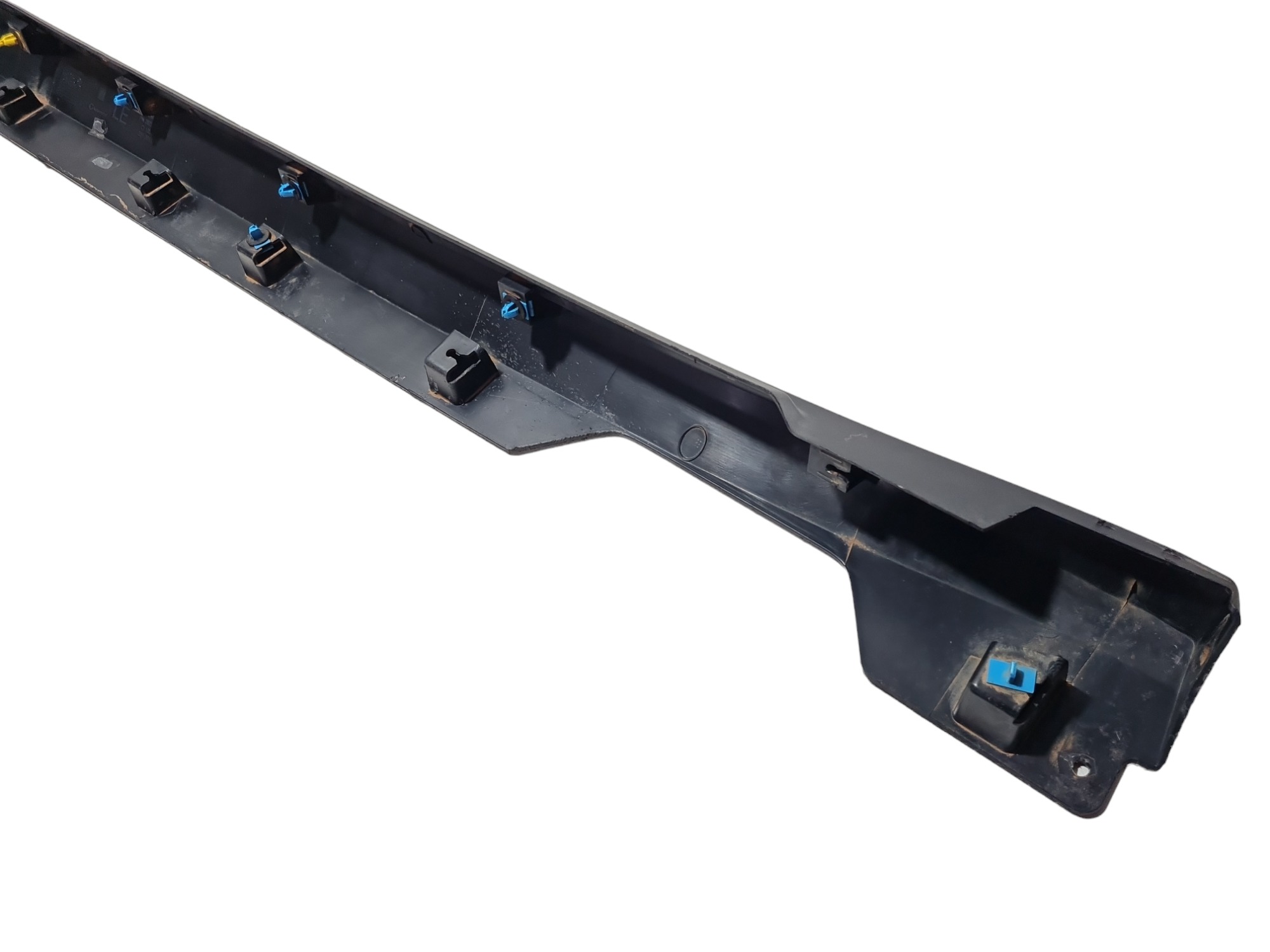 Spoiler lateral esquerdo Chevrolet Tracker 2022 26227794 LE 5