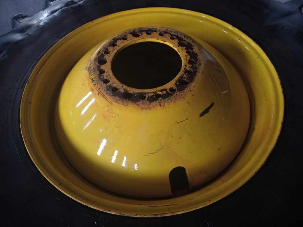 Roda 20 Furos Com Pneu Deep Tread 650 85 Aro 38 Jhon Deere Amarelo 7