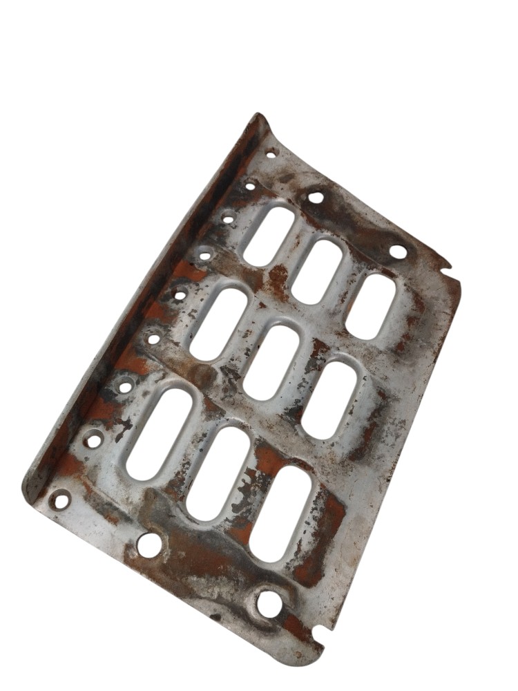 Chapa Pisante Estribo Esquerdo Volvo 2021 20360788 2