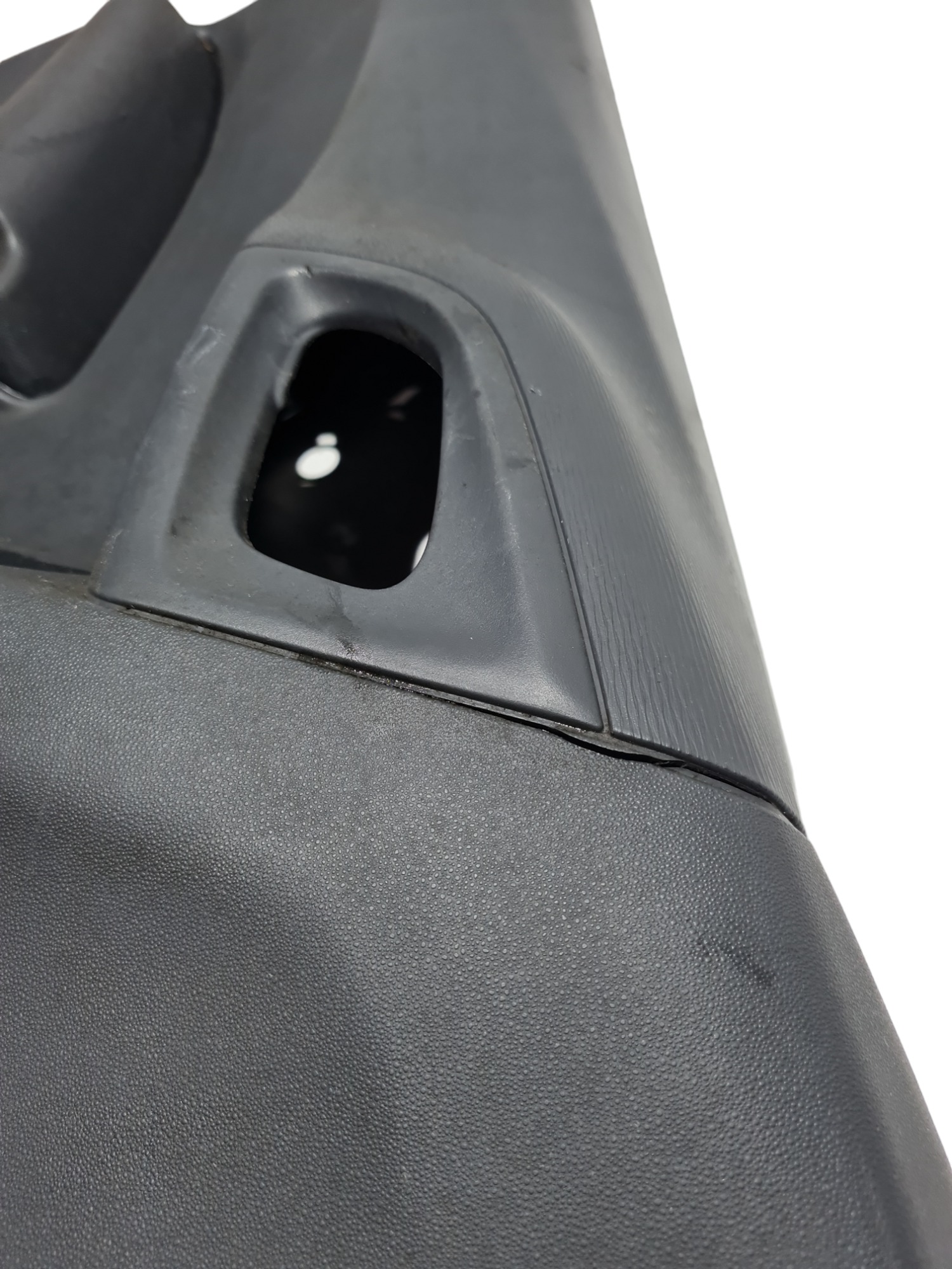 Forro Porta Dianteira Esquerda Detalhe Citroen C3 2017 Preto 5