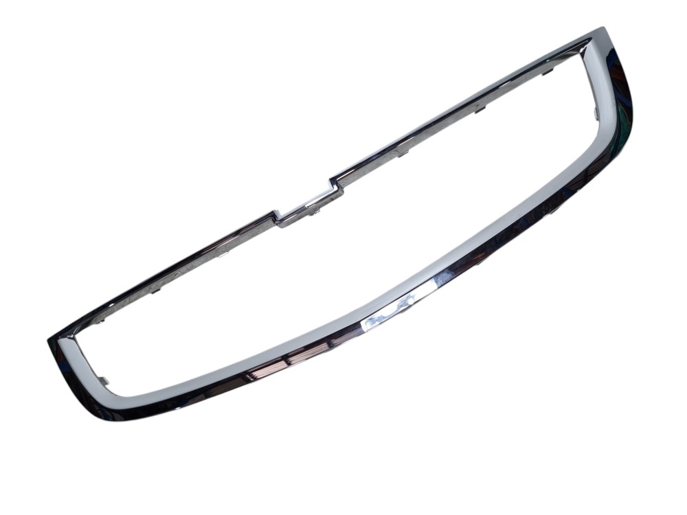Moldura Inferior Cromada Grade Radiador Spin 2021 52030235 Prata Cromado
