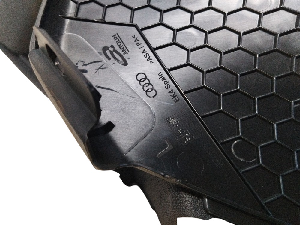 Acabamento da coluna superior Audi Etron 2022 2022 ORIGINAL 6