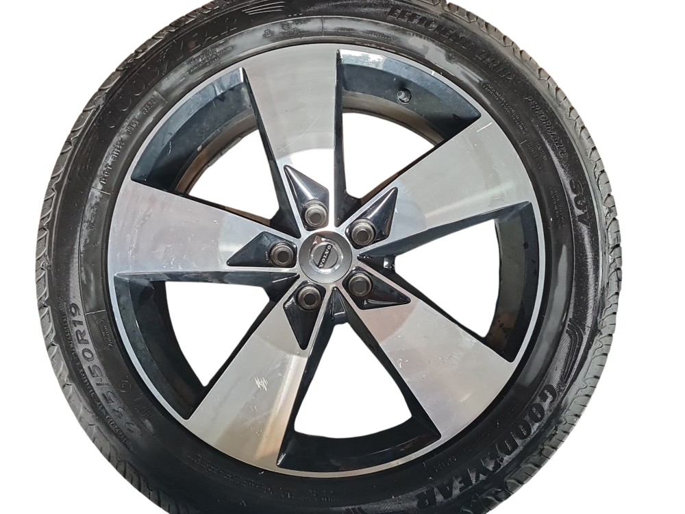 Un. Roda C Pneu 235/50r19 Aro 19 Xc40 T5 2020 31471554 7