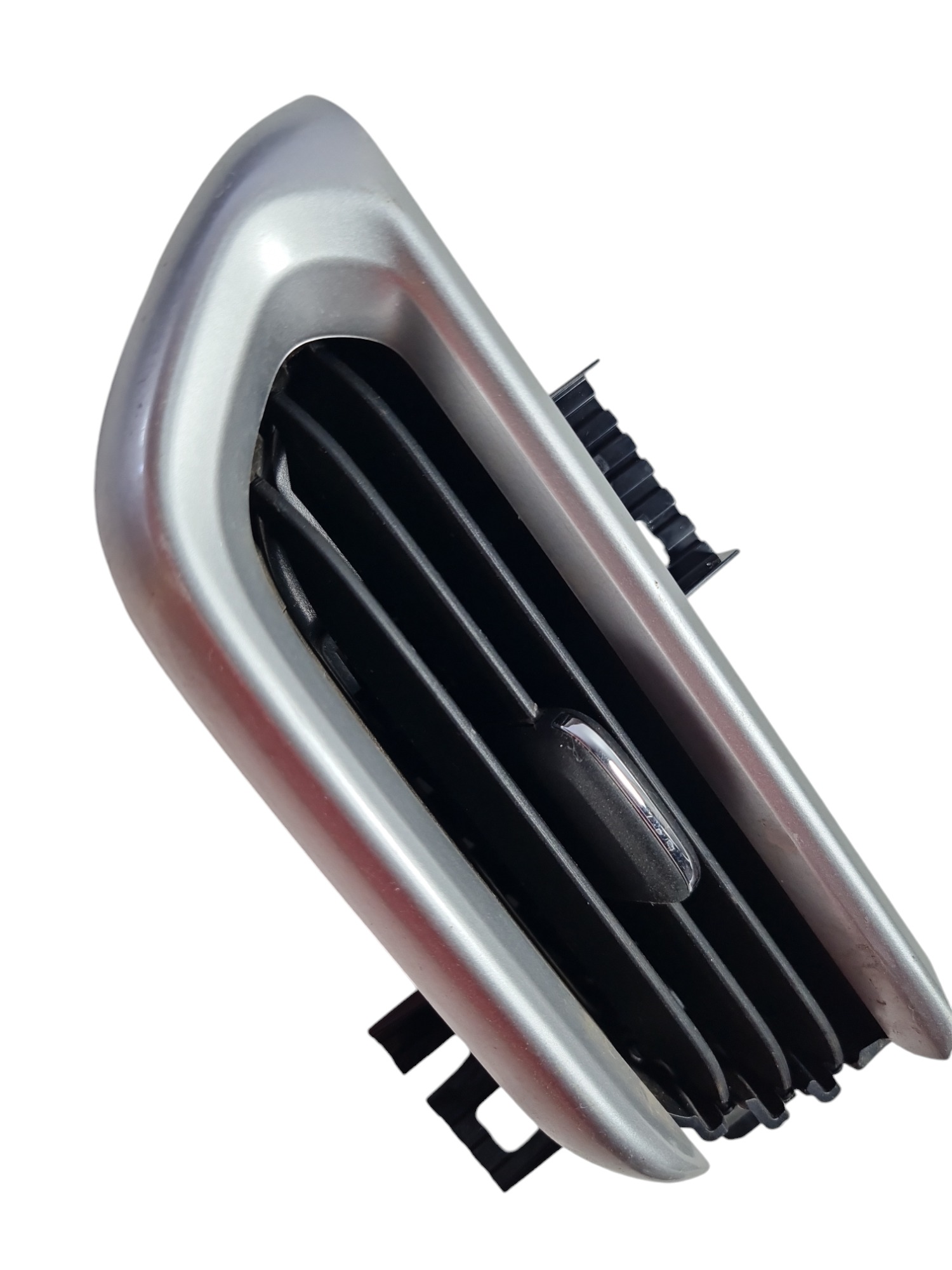 Difusor De Ar Esquerdo Gm Tracker 2022 26302917 2