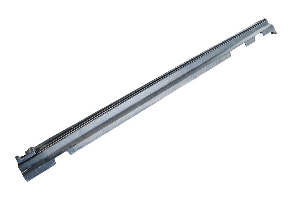 Spoiler inferior esquerdo Volvo XC40 T5 2020 31448223 3