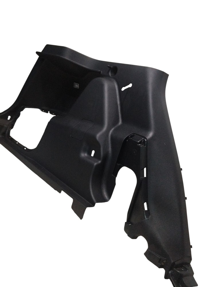 Forro lateral esquerdo porta malas Toyota Yaris Cross 2026 5