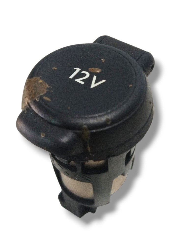 Tomada 12V Peugeot 208 Citroen C4 2022 ORIGINAL