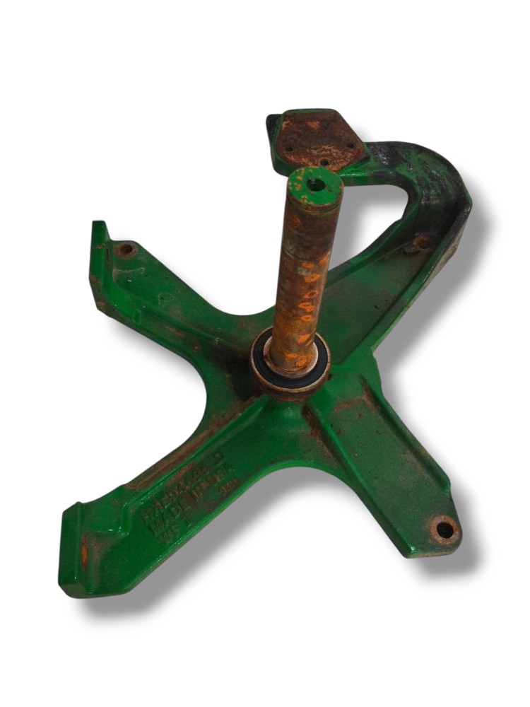 Suporte polia acionamento eixo intermediário John Deere s790