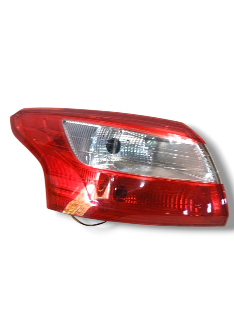Lanterna Traseira Esquerda Ford Focus Sedan 2014 Detalhe Esquerdo/motorista Vermelha