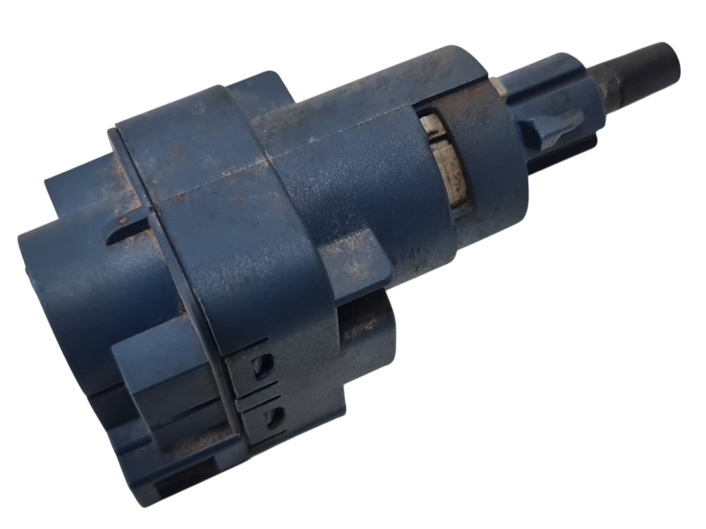Interruptor Pedal Embreagem Vw Amarki Fox 2016 6q0827189 4