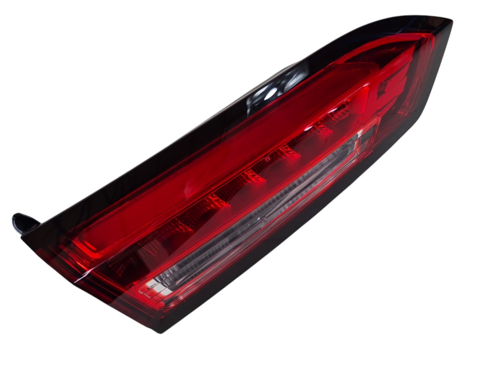 Lanterna Tampa Traseira Esquerda Fiat Cronos 2023 14718041 Esquerdo/motorista 3