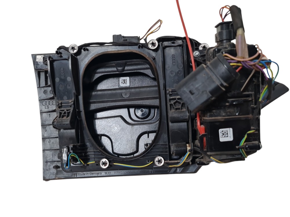 conjunto de cobertura da porta de carregamento audi e tron 3