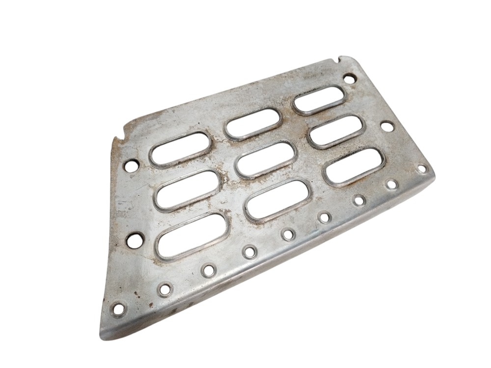 Chapa Pisante Estribo Da Direita Volvo 2021 20360789 6