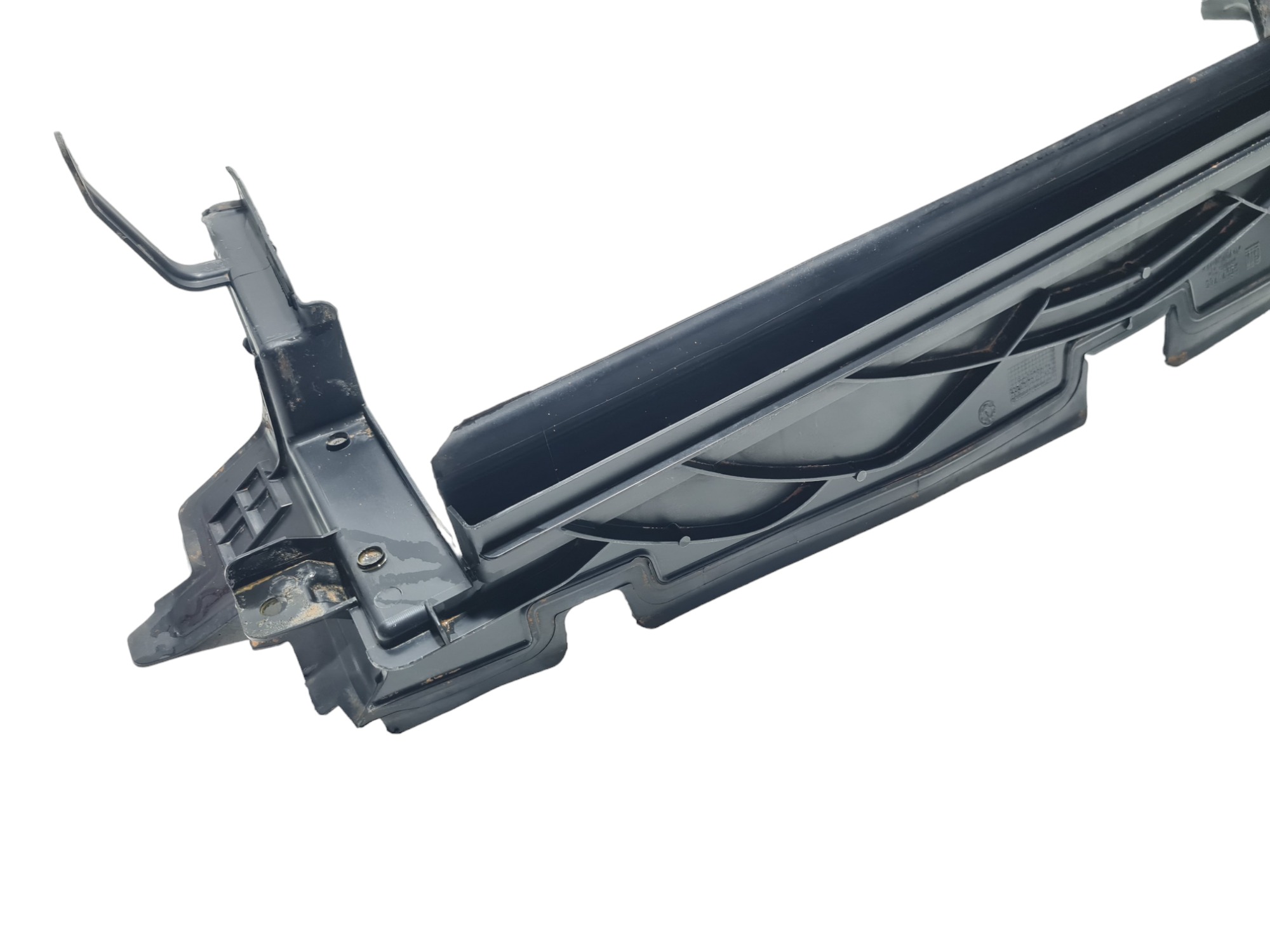 Defletor Inferior Ar Radiador Chevrolet Tracker 2022 6