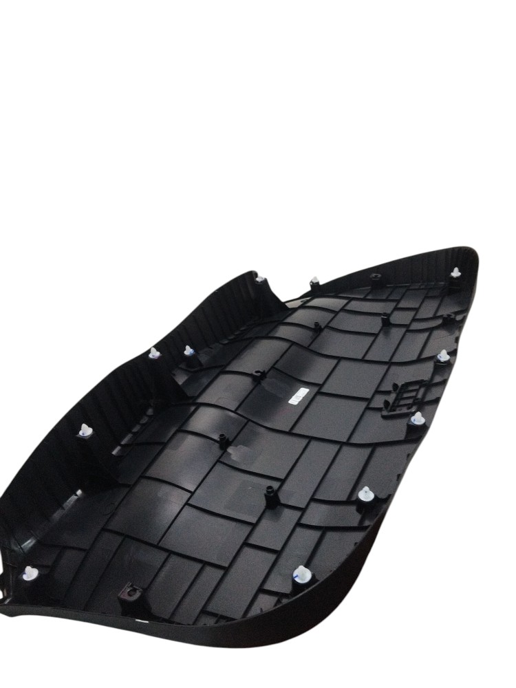 Acabamento da tampa traseira do Toyota Yaris Cross XRX 2026 3