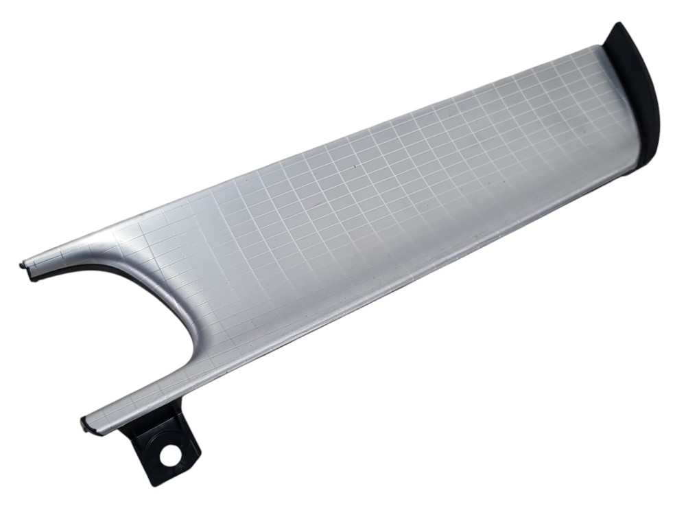 Moldura interna porta dianteira direita Volvo XC40 2020 2
