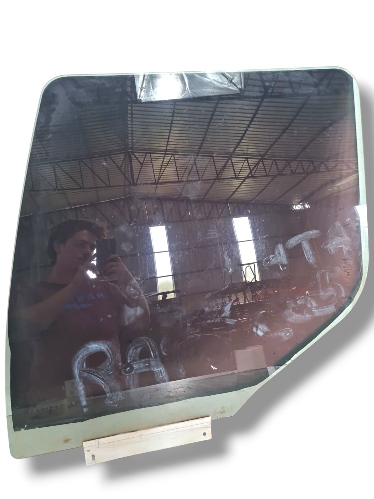 Vidro porta esquerda Volvo VM 330 2021 2022 ORIGINAL 1