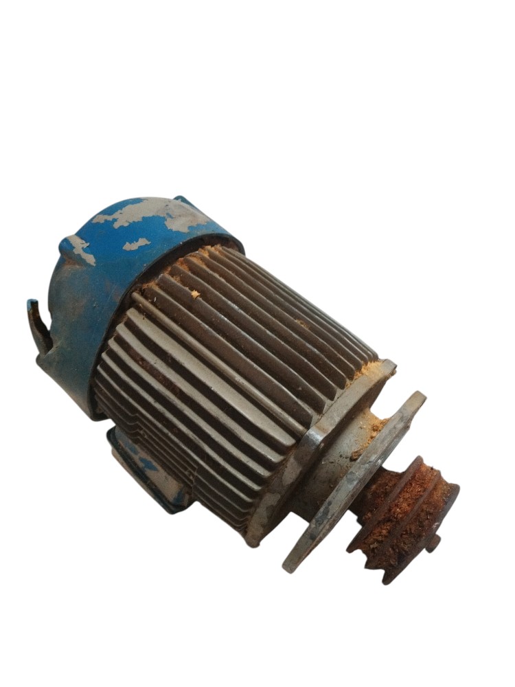 Motor blindado trifásico Lafert D1447 2.2 Cv com detalhe 4