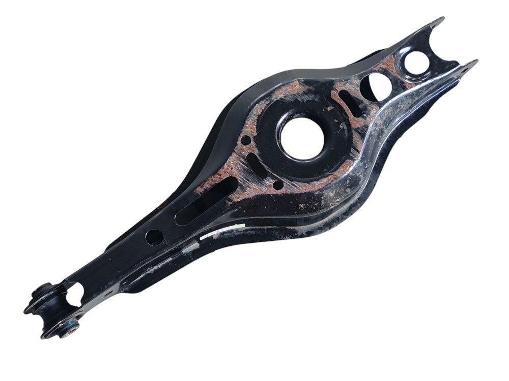 Braço oscilante suspensão traseira Toyota Corolla GRS 2024 5