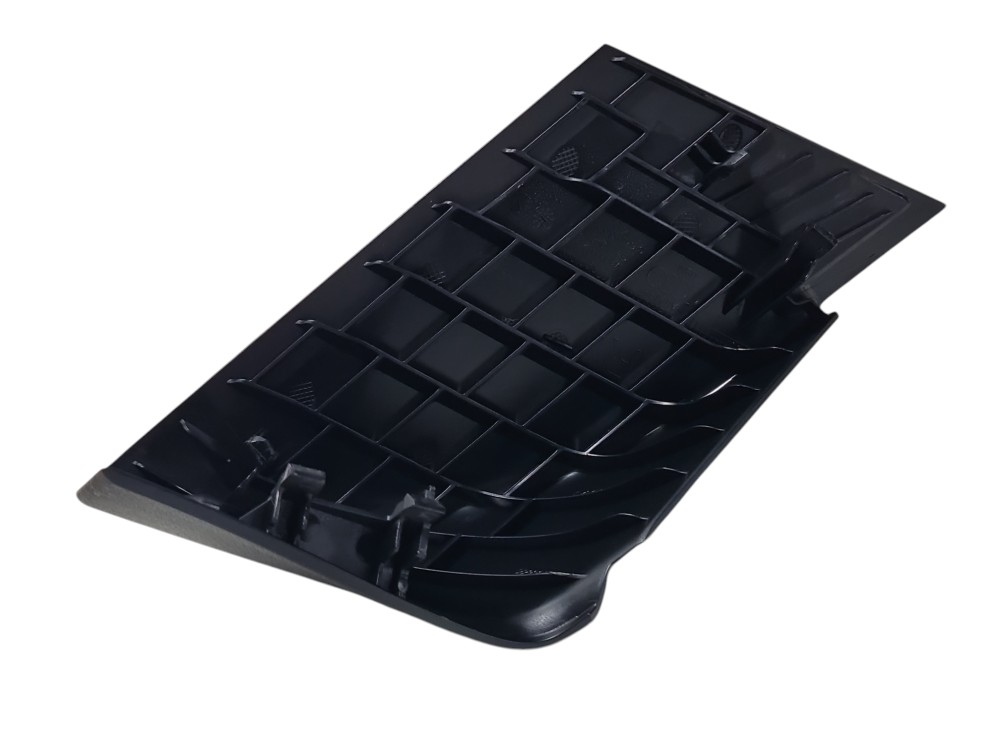 Friso do painel lateral traseiro audi e tron spb ano 2022 4