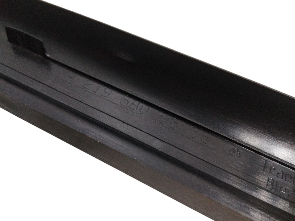 Soleira Dianteiro Lado Direito Mercedes Cls 500 2005 2006 Preto 8
