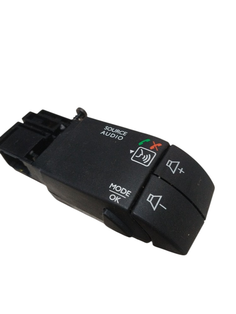 Botao comando de som Renault Logan 2023 2024 ORIGINAL 1