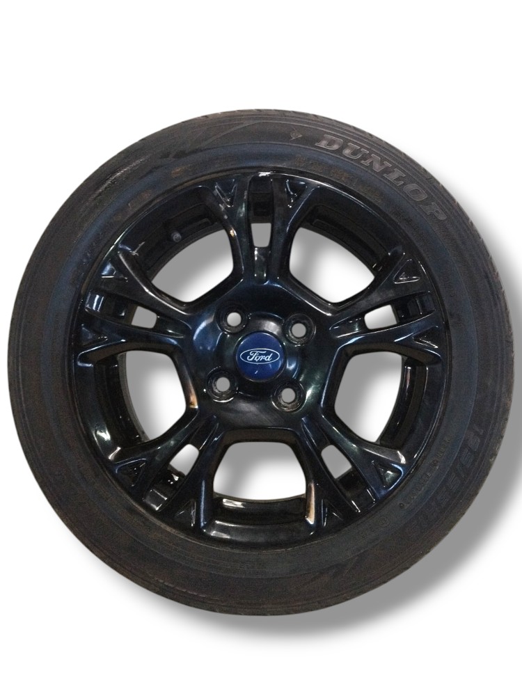 Roda de liga leve aro 15 com pneu 195 55 Ford New Fiesta