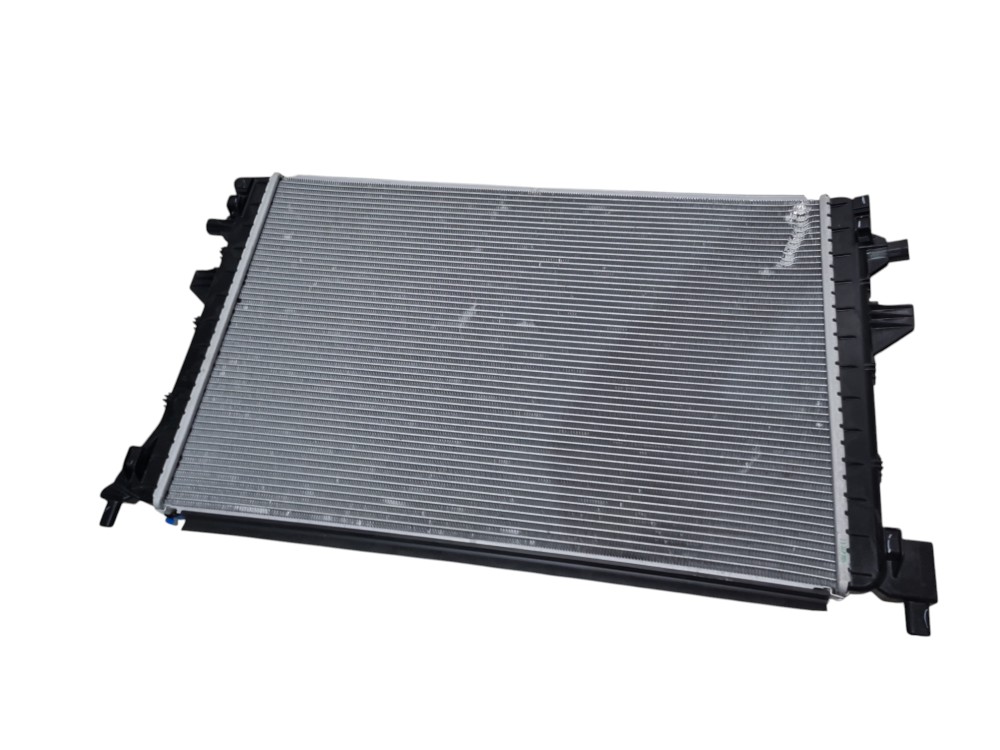 Radiador de agua Volkswagen original ano 2024   5QM121251Q