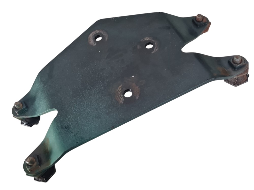 Suporte modulo de controle Volvo VM 330 2021 2022 7001214C1 3