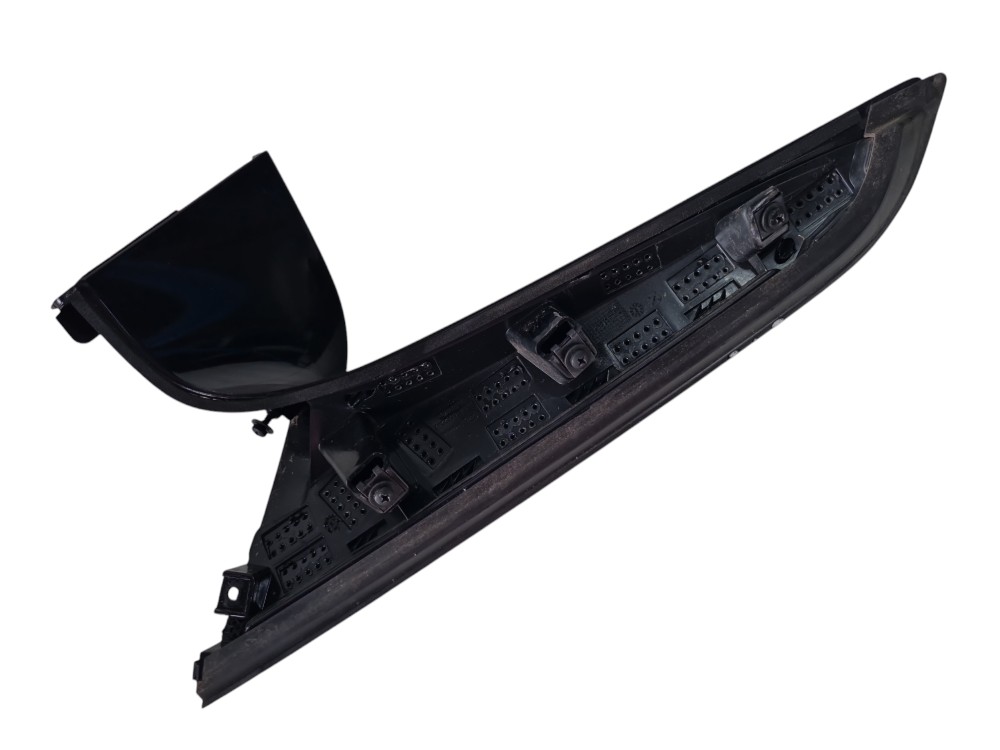 Moldura Direita Aerofolio Byd Song Plus 2024 Sa3f-6302242 4