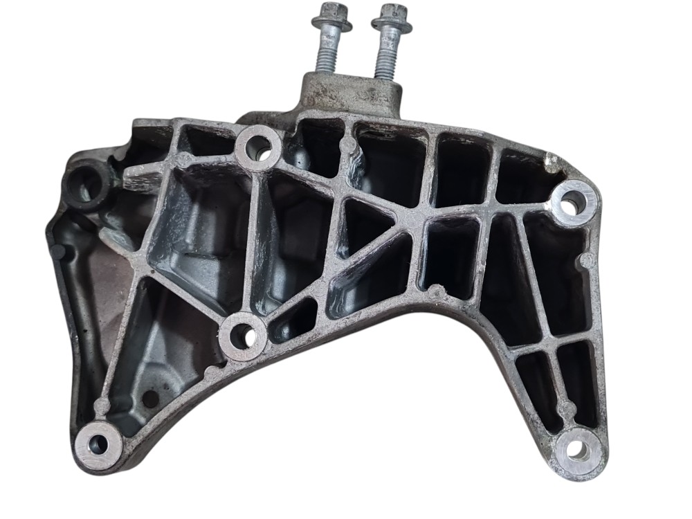 Suporte Alternador Volvo Xc 40 2020 31670108 Original 3