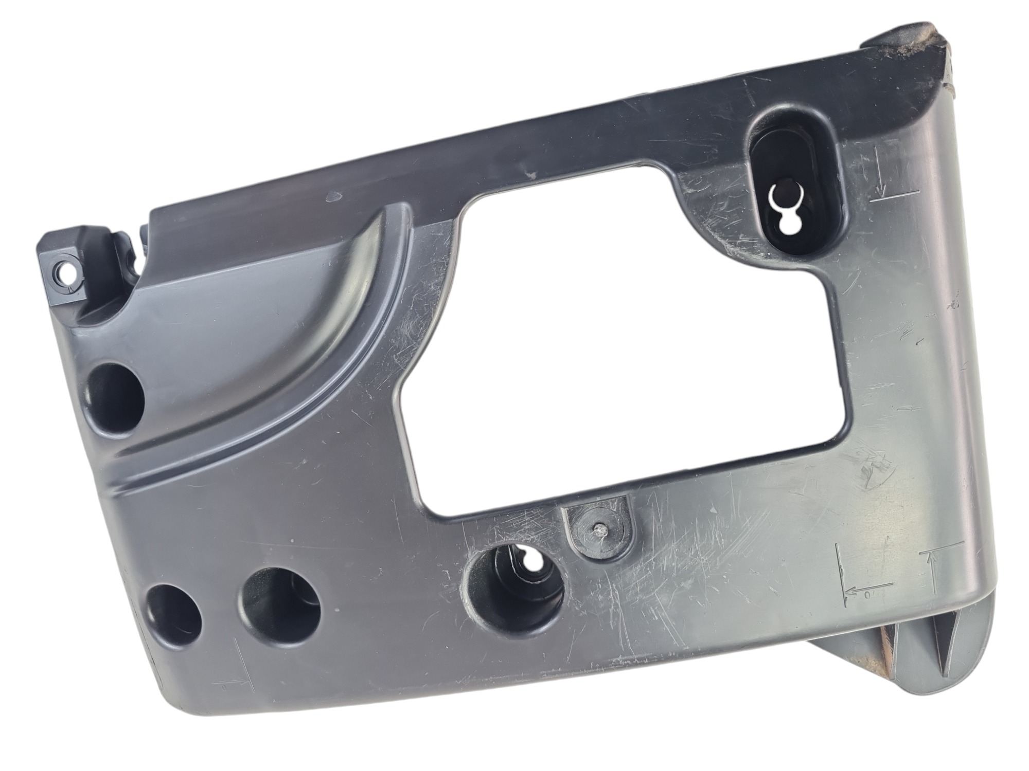 Suporte Parachoque Traseiro Lado Direito Renault Master 2023 6