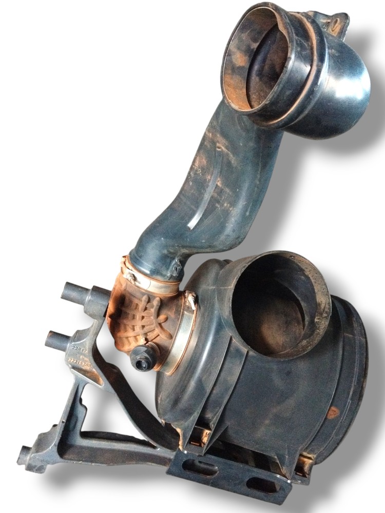 Duto de Admissão de Ar Com Suporte Volvo Vm330 2021 21425129 1