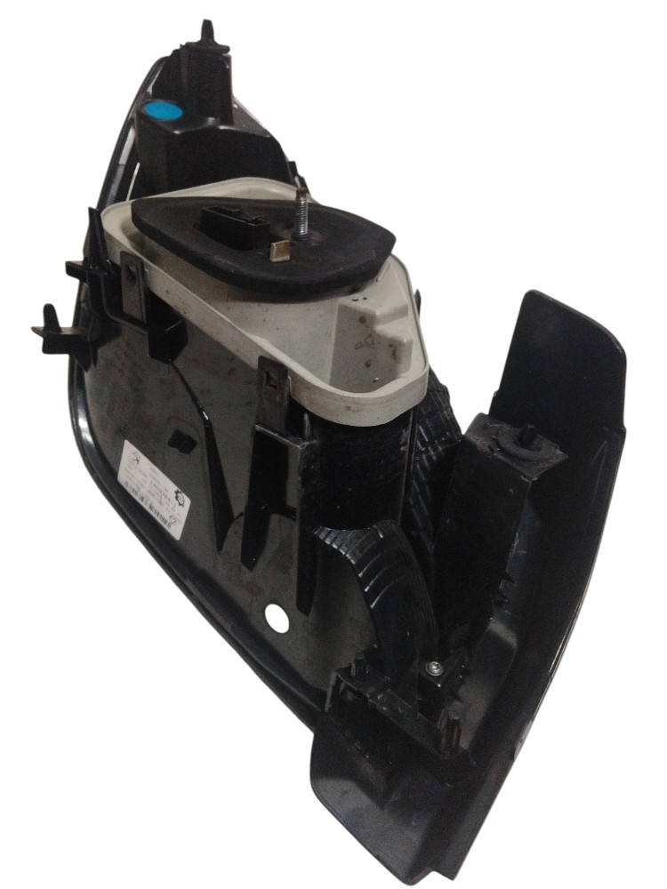 Lanterna traseira Direita do Peugeot 208 2022 ORIGINAL 7