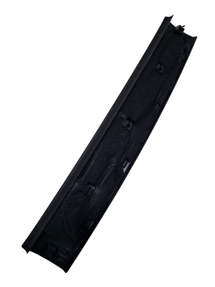 Moldura interna porta malas audi etron spb ano 2022 original 3