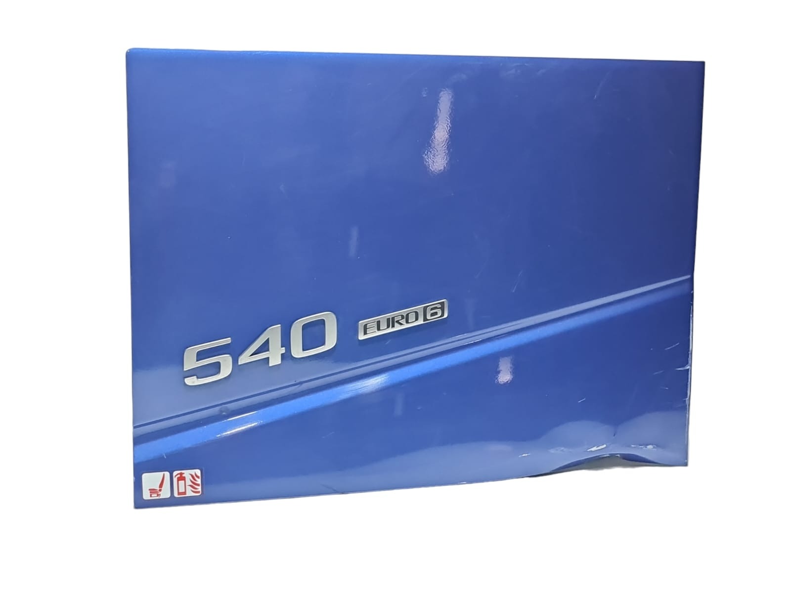 Tampa Maleiro C/ Suportes E Trava Volvo New Fh540 Detalhe 1