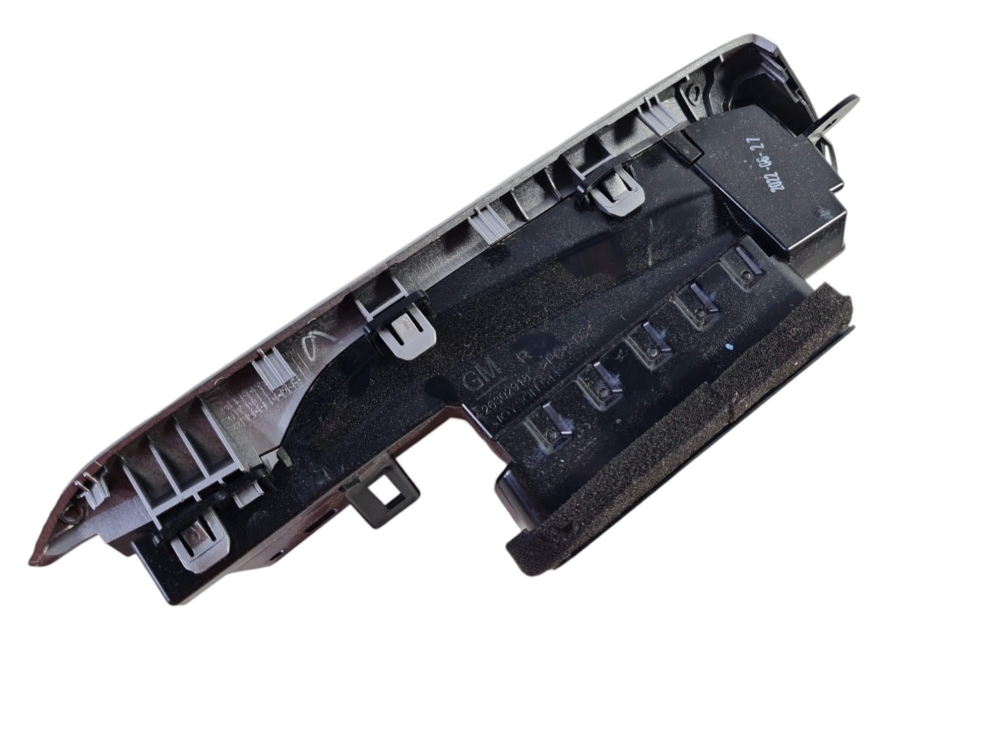 Difusor Ar Gm Tracker 2022 Lado Direito 26302918 3