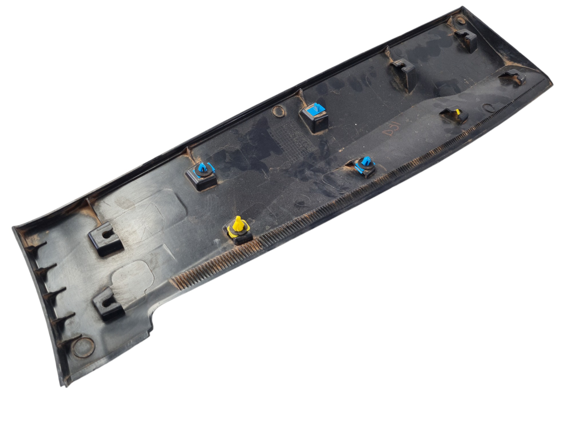 Friso Porta Traseira Direita Gm Tracker 2020 A 2023 Detalhe 6