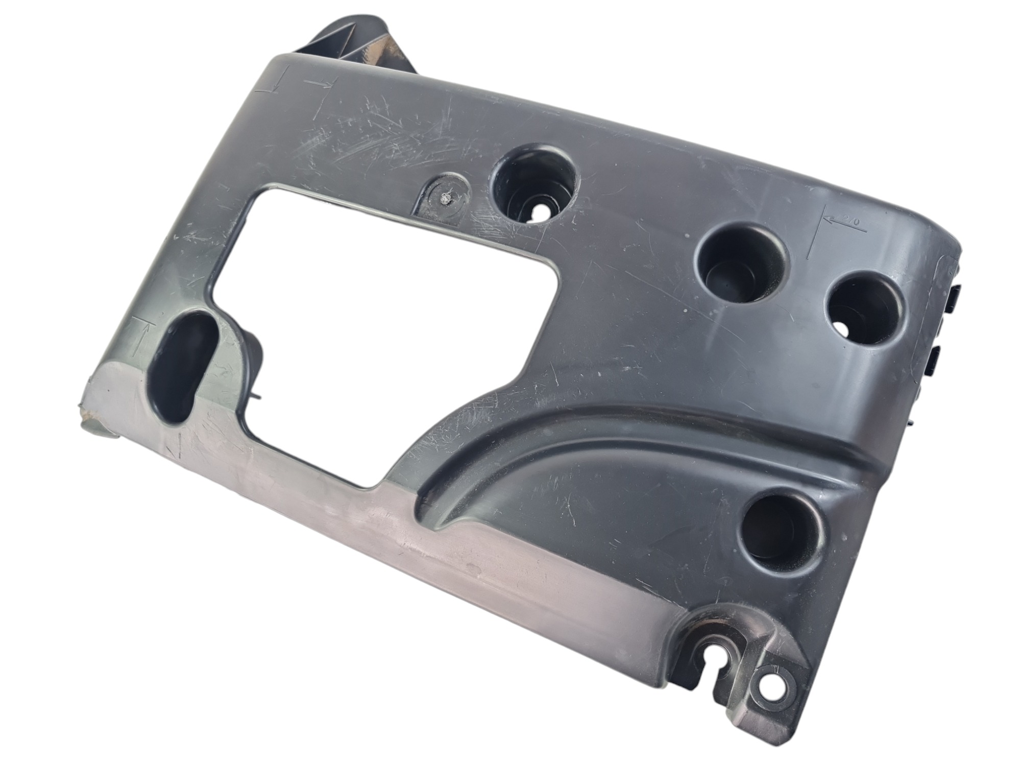 Suporte Parachoque Traseiro Lado Direito Renault Master 2023 3