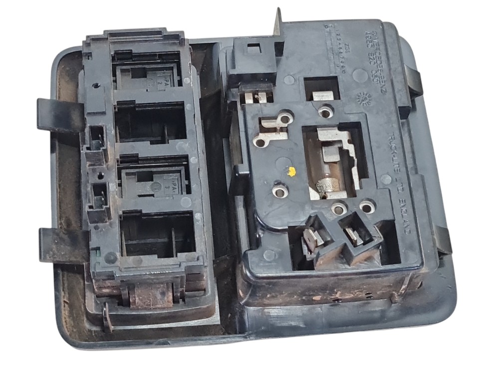 Luz cortesia teto Mercedes Actros 2651 2022 A9608200601 6