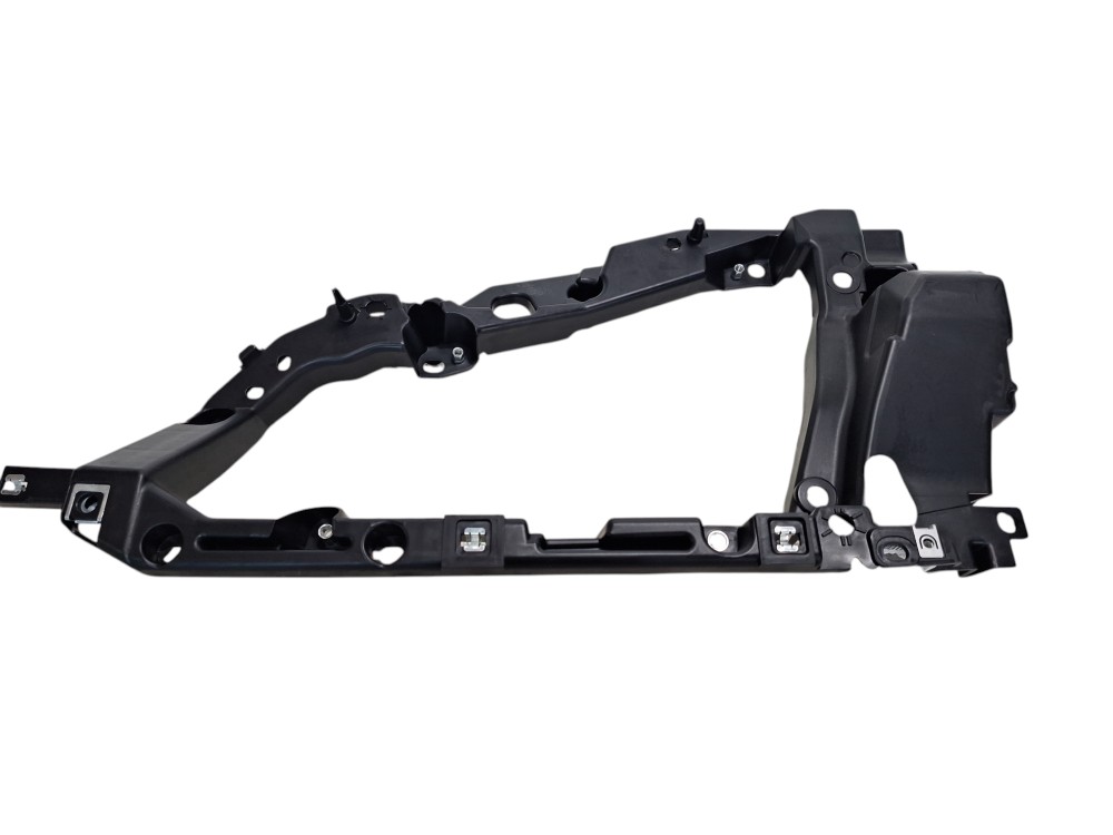 Suporte Bojo Farol esquerdo caminhão Volvo ano 2021 detalhes
